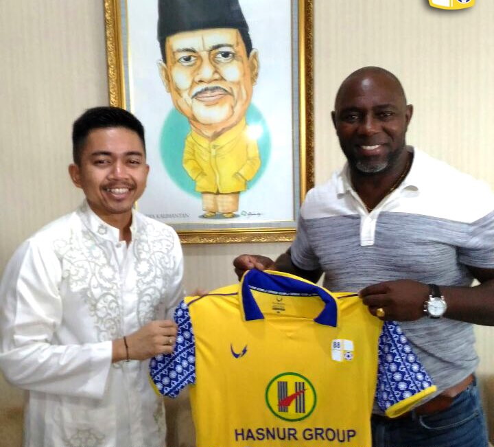 Resmi, Jacksen F Tiago Tukangi Barito Putera