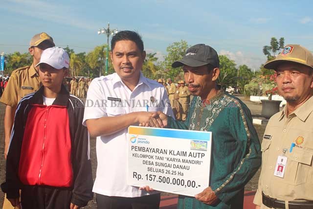 Meski Gagal Panen, Bupati Maming Justru Ngasih Ganti Rugi