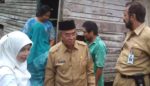 Mata Guru Khalil Sampai Berkaca-kaca Melihat Kondisi Rumah Samidri, Memprihatinkan