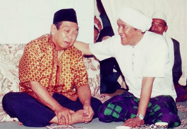 Asal Muasal Kenapa Gus Dur Meminta Guru Sekumpul menjadi Mustasyar NU